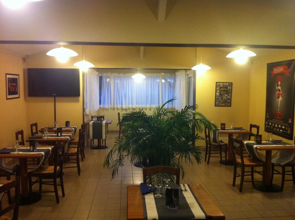 Kyriad Bourges Sud Restaurante foto